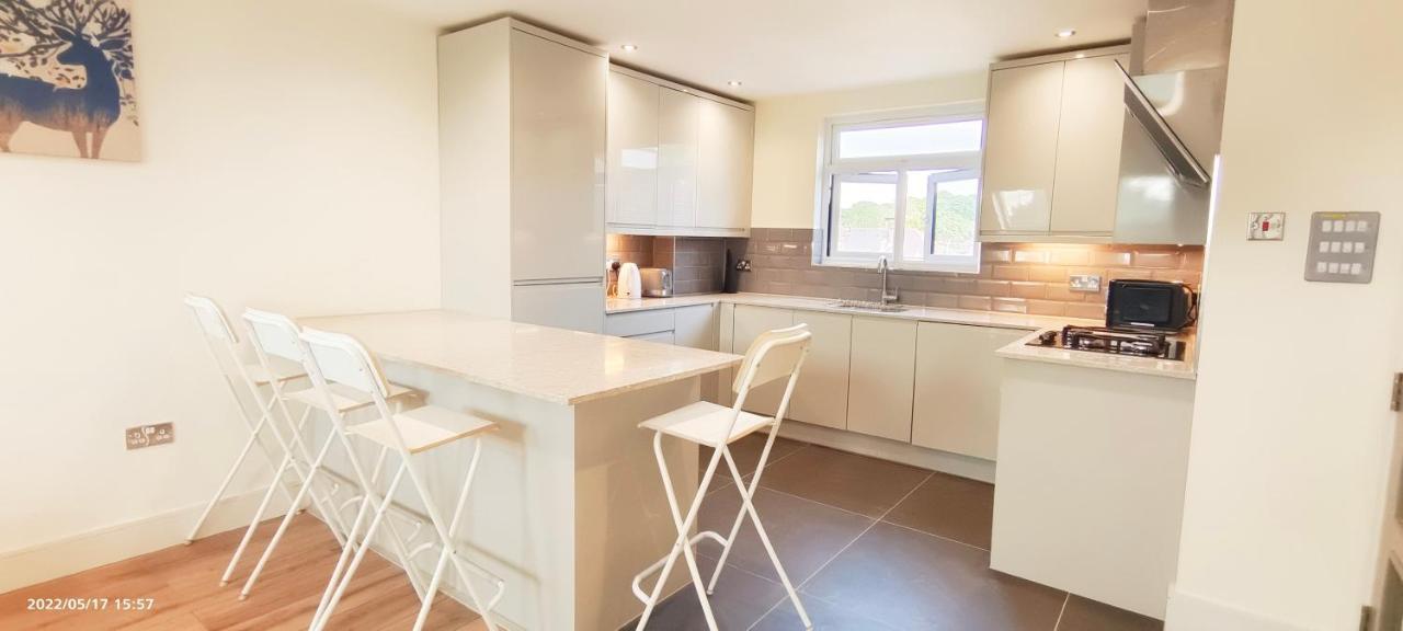 Top Floor Flat 5 Northwood Northwood  Extérieur photo