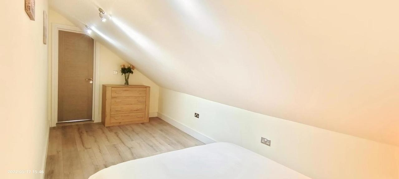 Top Floor Flat 5 Northwood Northwood  Extérieur photo